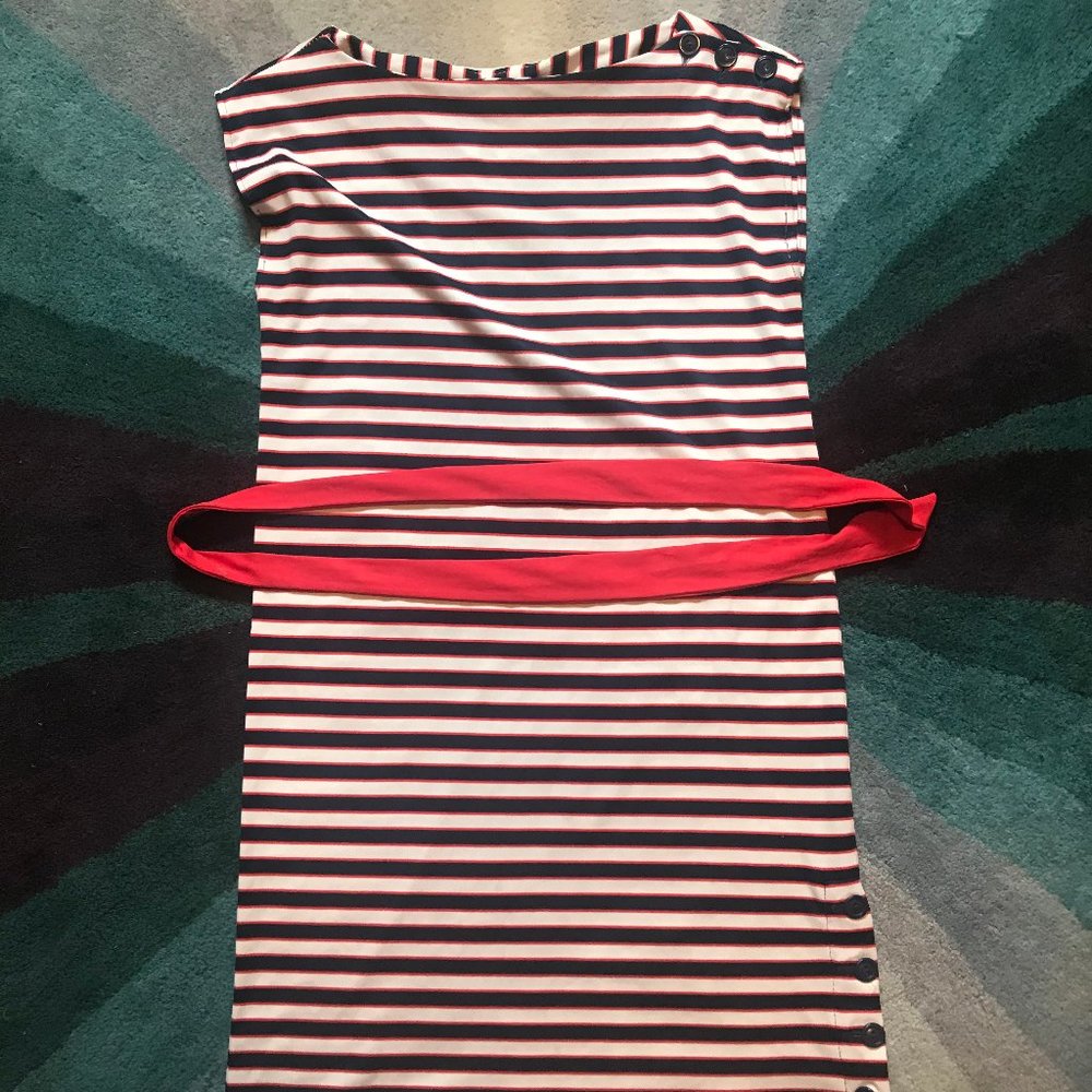 Vintage sleeveless dress with belt